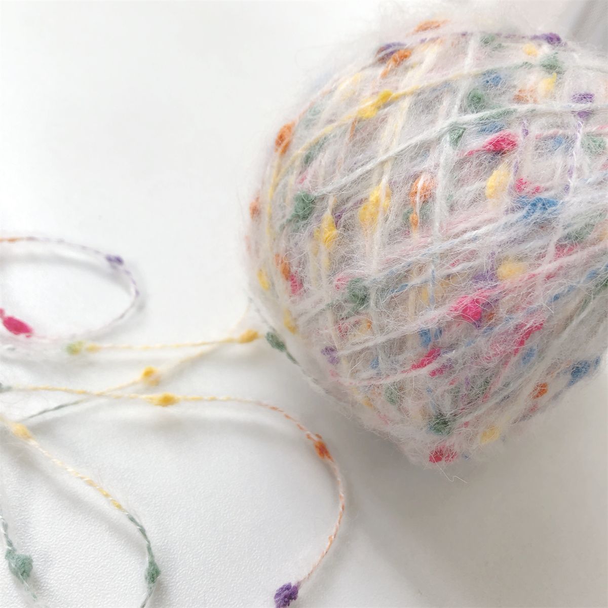 Doudou Yarn – Handmixat mohairgarn med charmiga färgskiftningar