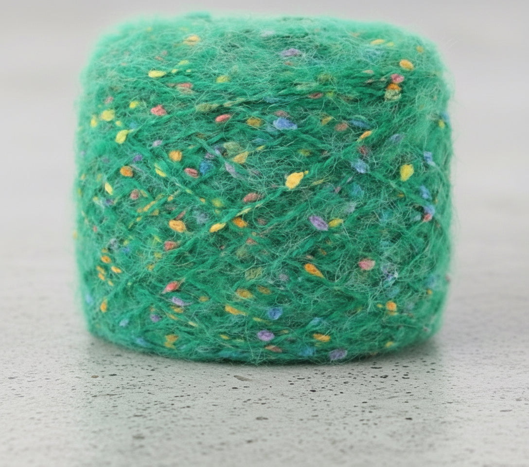 Doudou Yarn – Handmixat mohairgarn med charmiga färgskiftningar